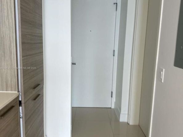 1300 Brickell Bay Dr 2400, Miami FL 33131