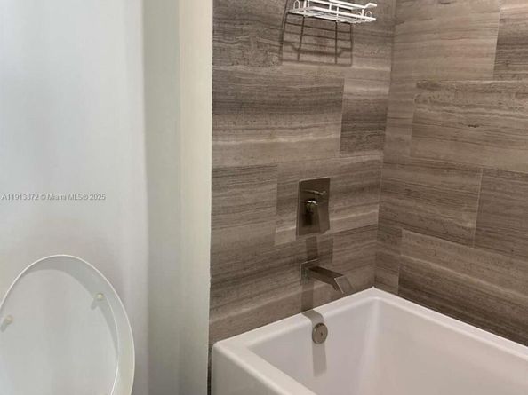 1300 Brickell Bay Dr 2400, Miami FL 33131