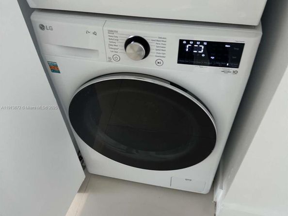 1300 Brickell Bay Dr 2400, Miami FL 33131