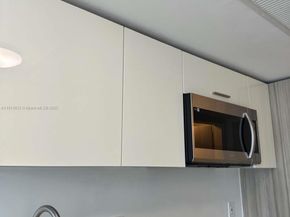 1300 Brickell Bay Dr 2400, Miami FL 33131