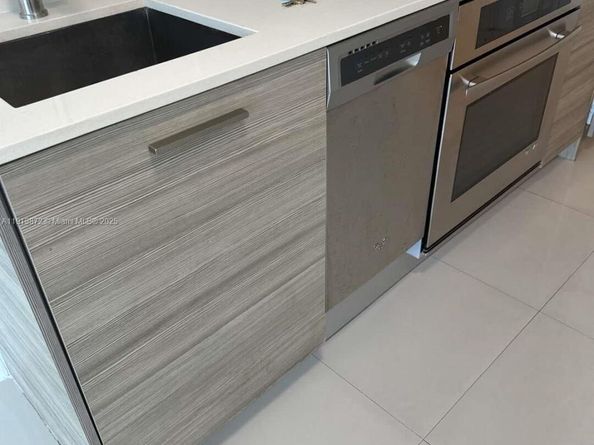 1300 Brickell Bay Dr 2400, Miami FL 33131