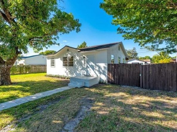 358 Pine Ct, Miami Springs FL 33166