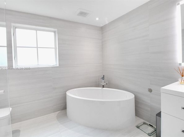 1110 Wallace St, Coral Gables FL 33134