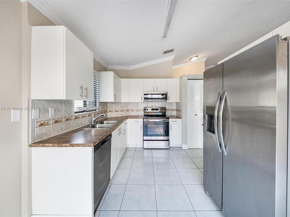 620 Laurel Way, North Lauderdale FL 33068