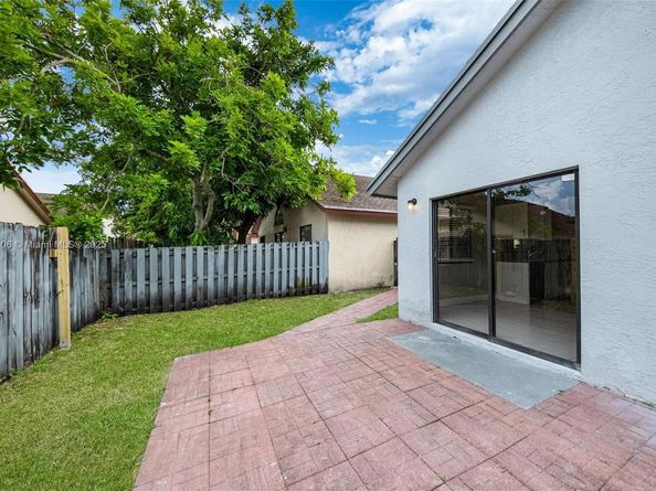 620 Laurel Way, North Lauderdale FL 33068