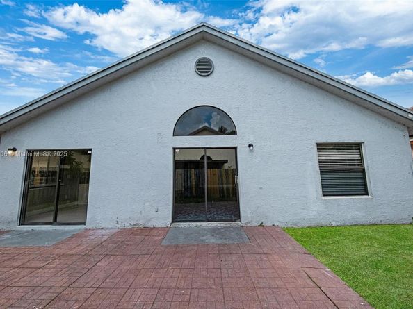 620 Laurel Way, North Lauderdale FL 33068