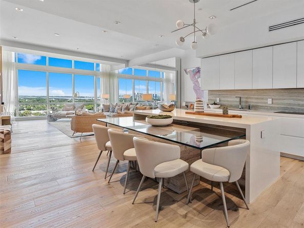 102 24th St PH1613, Miami Beach FL 33139