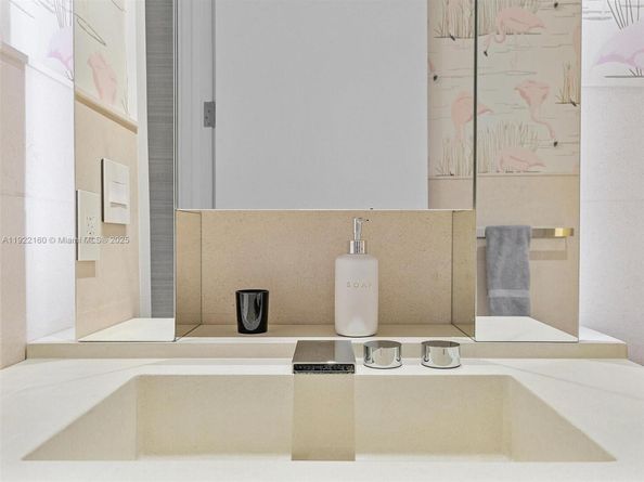 102 24th St PH1613, Miami Beach FL 33139