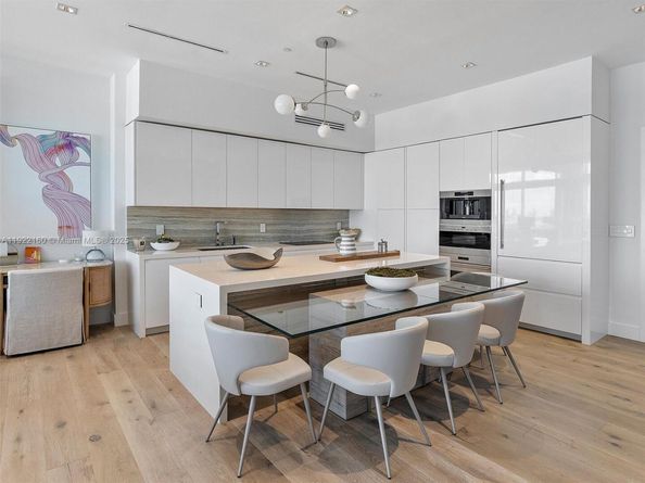 102 24th St PH1613, Miami Beach FL 33139