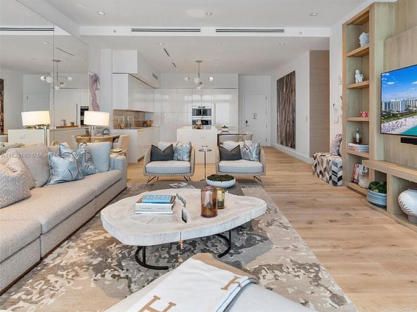 102 24th St PH1613, Miami Beach FL 33139