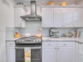 5640 SW 78th St 124C, Miami FL 33143