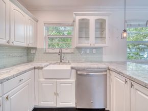 5640 SW 78th St 124C, Miami FL 33143