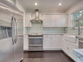 5640 SW 78th St 124C, Miami FL 33143