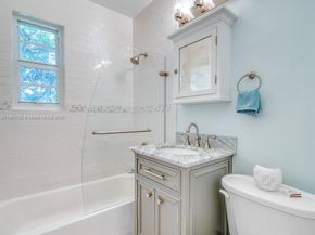 5640 SW 78th St 124C, Miami FL 33143