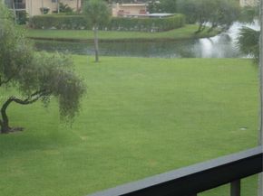 220 Lakeview Dr 301, Weston FL 33326