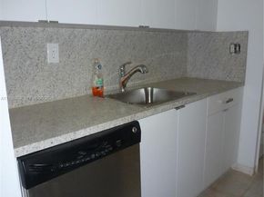 220 Lakeview Dr 301, Weston FL 33326