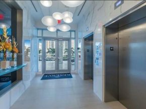 17111 Biscayne Blvd 909, North Miami Beach FL 33160