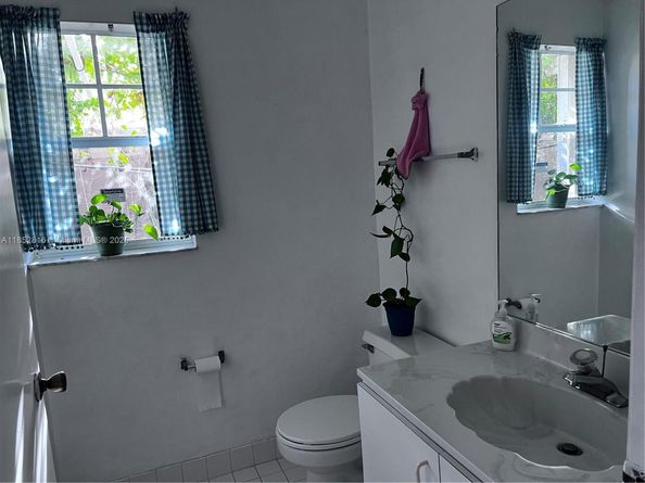 19754 NW 34th Ave, Miami Gardens FL 33056