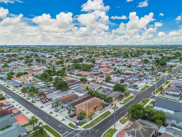 948 E 47th St, Hialeah FL 33013