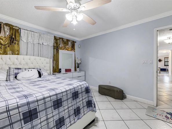 948 E 47th St, Hialeah FL 33013