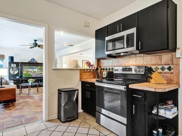 825 NE 98th St, Miami Shores FL 33138