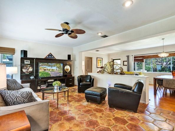 825 NE 98th St, Miami Shores FL 33138