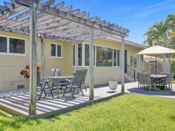 825 NE 98th St, Miami Shores FL 33138