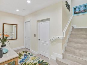 346 N Elm St A10, Hollywood FL 33019