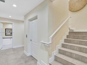 346 N Elm St A10, Hollywood FL 33019