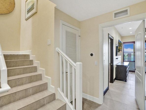 346 N Elm St A10, Hollywood FL 33019