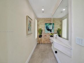 346 N Elm St A10, Hollywood FL 33019