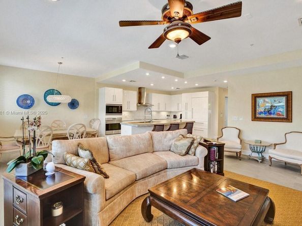 346 N Elm St A10, Hollywood FL 33019