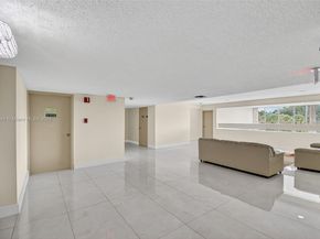 16400 Golf Club Rd 307, Weston FL 33326