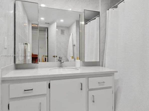 16400 Golf Club Rd 307, Weston FL 33326