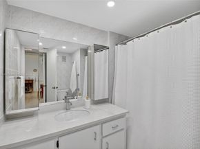 16400 Golf Club Rd 307, Weston FL 33326