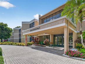 16400 Golf Club Rd 307, Weston FL 33326