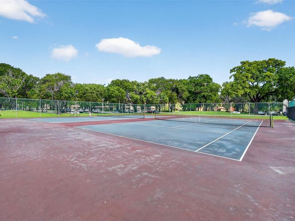16400 Golf Club Rd 307, Weston FL 33326