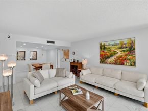 16400 Golf Club Rd 307, Weston FL 33326