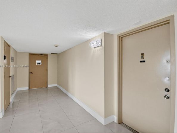 16400 Golf Club Rd 307, Weston FL 33326