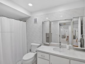 16400 Golf Club Rd 307, Weston FL 33326