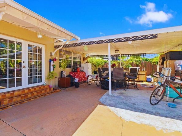 8571 SW 30th St, Miami FL 33155