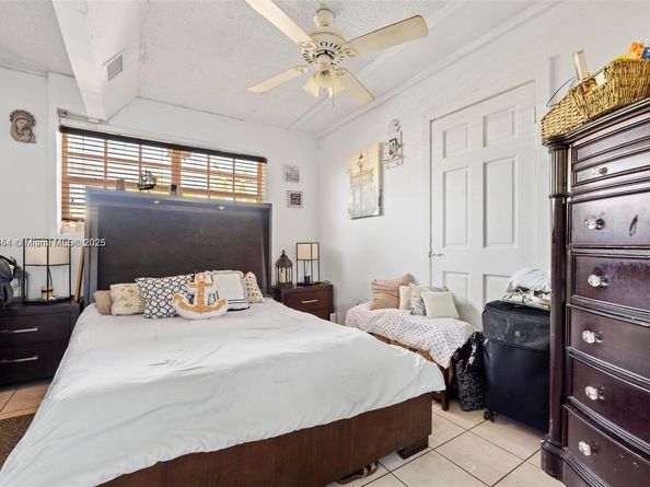 8571 SW 30th St, Miami FL 33155