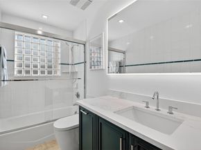 20610 NE 22nd Ct, Miami FL 33180