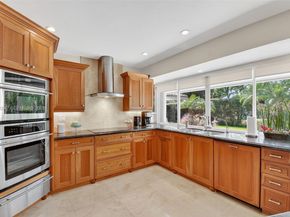 20610 NE 22nd Ct, Miami FL 33180