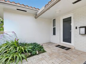 20610 NE 22nd Ct, Miami FL 33180