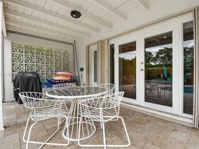 20610 NE 22nd Ct, Miami FL 33180