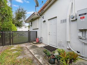 20610 NE 22nd Ct, Miami FL 33180