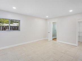 3241 NE 17th Ave, Oakland Park FL 33334