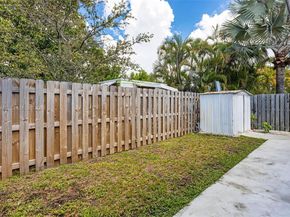 3241 NE 17th Ave, Oakland Park FL 33334