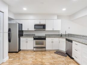 3241 NE 17th Ave, Oakland Park FL 33334